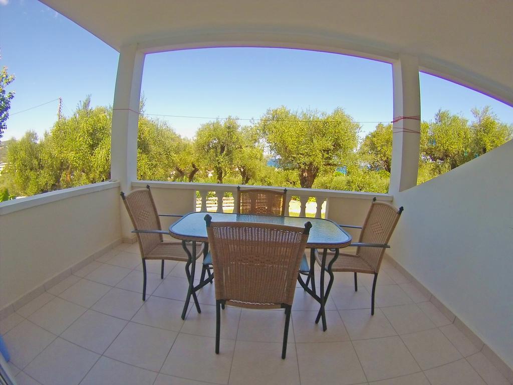 Pouliezos Koklanis Zante Apartments Аликес Экстерьер фото